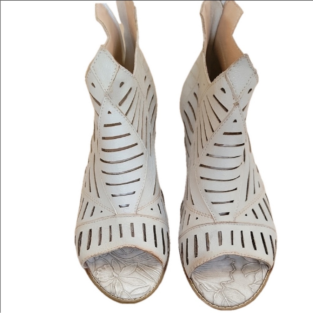 L'Artiste Women's Leather Cutout Block Heel Sandals Size 42 Euro/Size